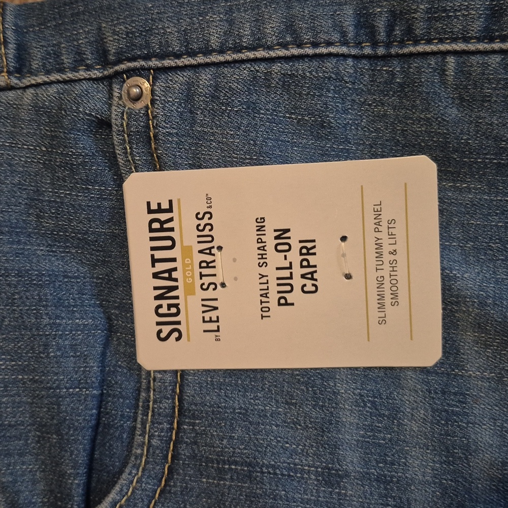 NWT LEVI STRAUSS SIGNATURE PULL ON SKINNY JEAN Size 10 W30 - Picture 9 of 11